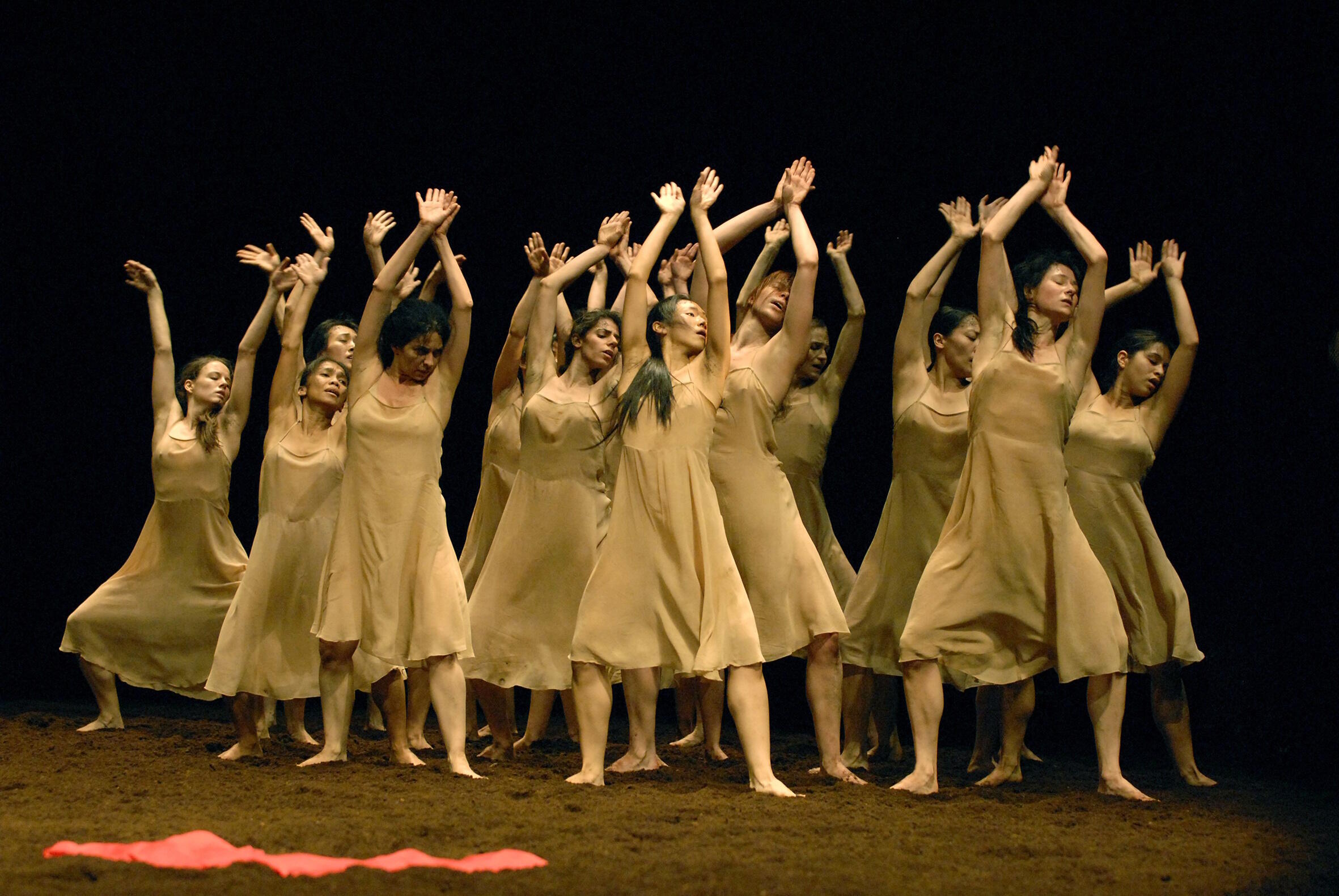 Tanzwelten, Ausstellung, Kunstausstellung, Bonn, Bundeskunsthalle, Pinar Bausch, Pina Bausch's Spring Opera in Sadlers Wells, London, Robbie Jack, Corbis via Getty Images