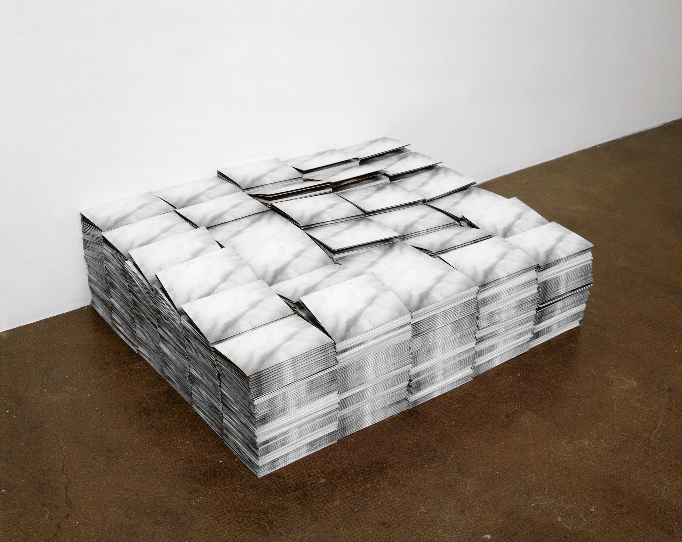 Glückliche Tage, Ausstellung, Kunstausstellung, Bochum, Museum unter Tage, Felix Gonzalez Torres, Untitled Passport #II, Sammlung Goetz, Estate Felix Gonzalez-Torres, Courtesy Felix Gonzalez-Torres Foundation