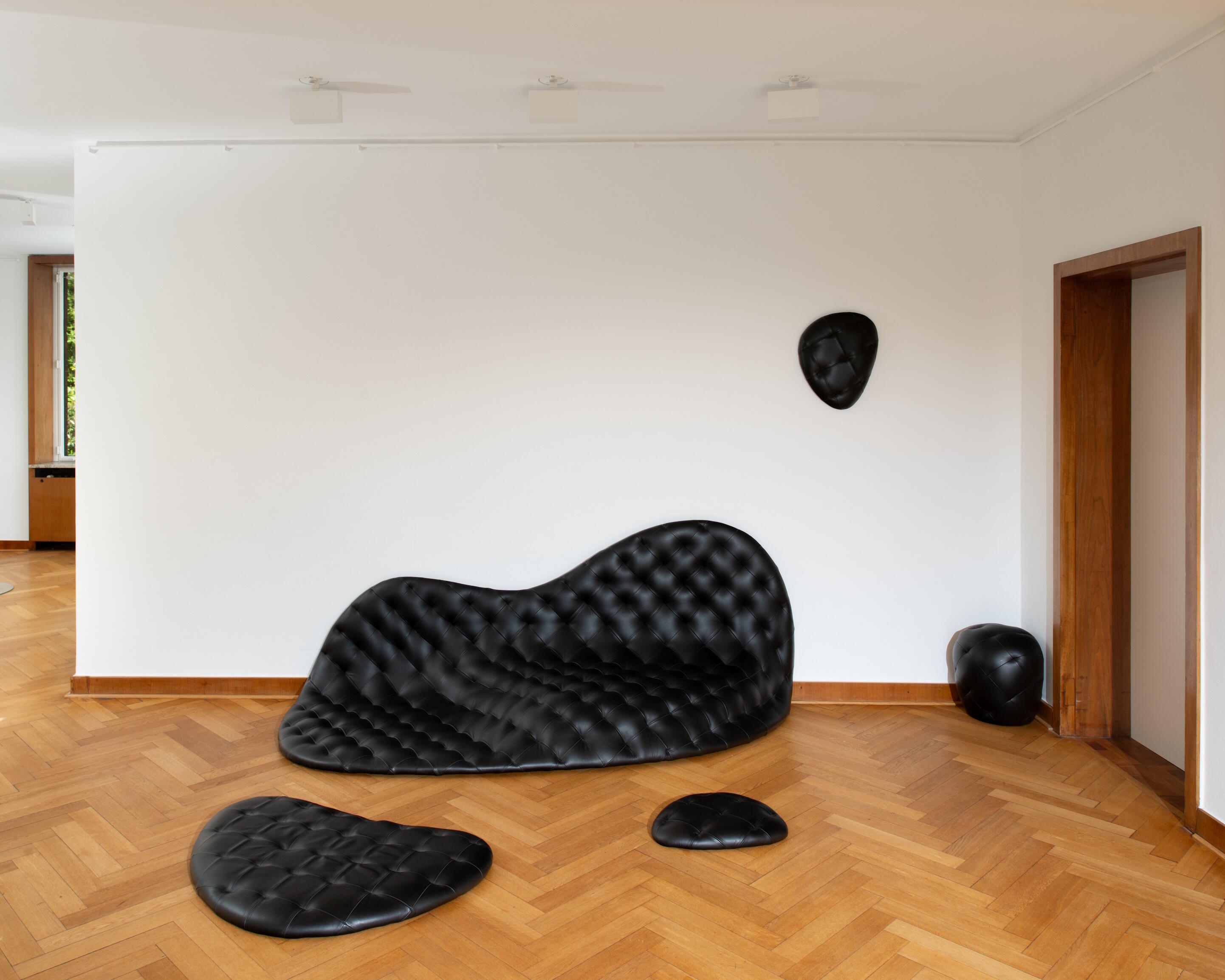 Museum grenzenlos, Ausstellung Kunstausstellung, Krefeld, Haus Esters, Haus Lange, Kunstmuseen Krefeld, Installationsansicht, Robert Stadler, Collection Frac Grand Large, Hauts-de-France, Dirk Rose